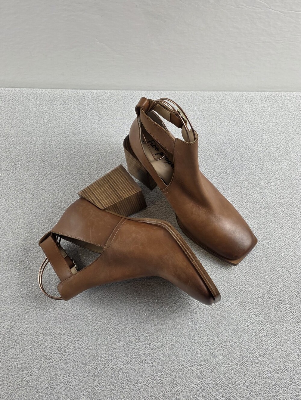 Free People Brady Buckle Bootie Cognac Chunky Stacked Heel Wmn's 40/9.5